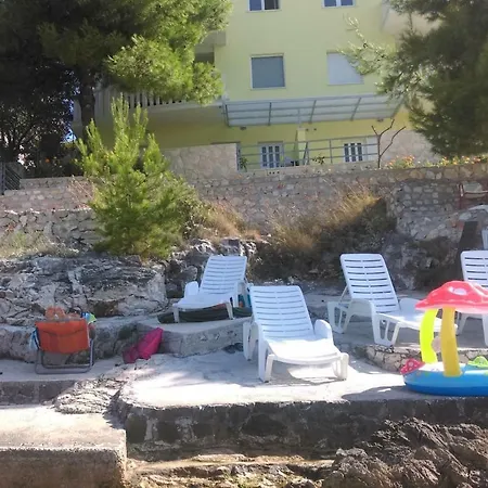 Ante Apartman *